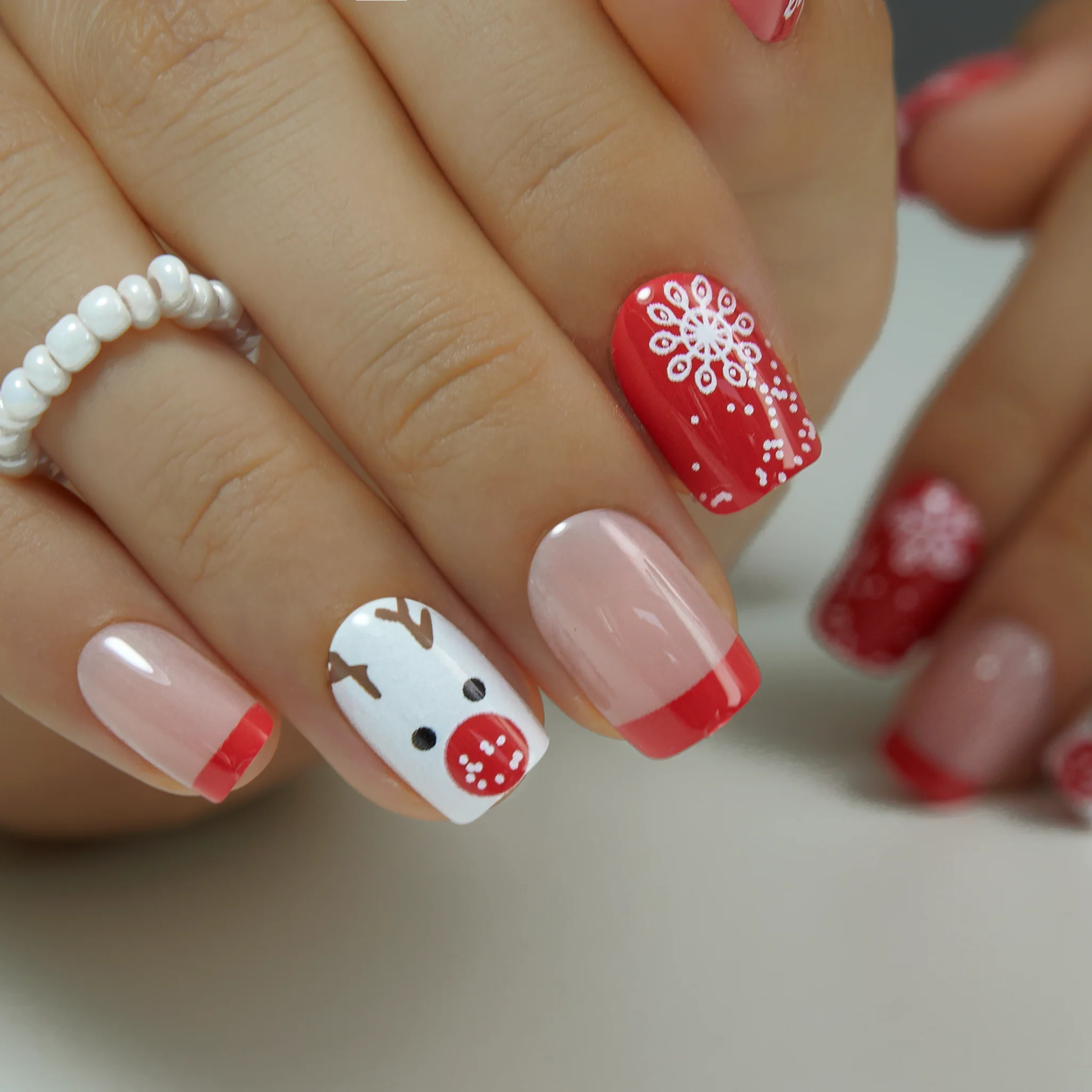 Reindeer Snowdrift - Image 3