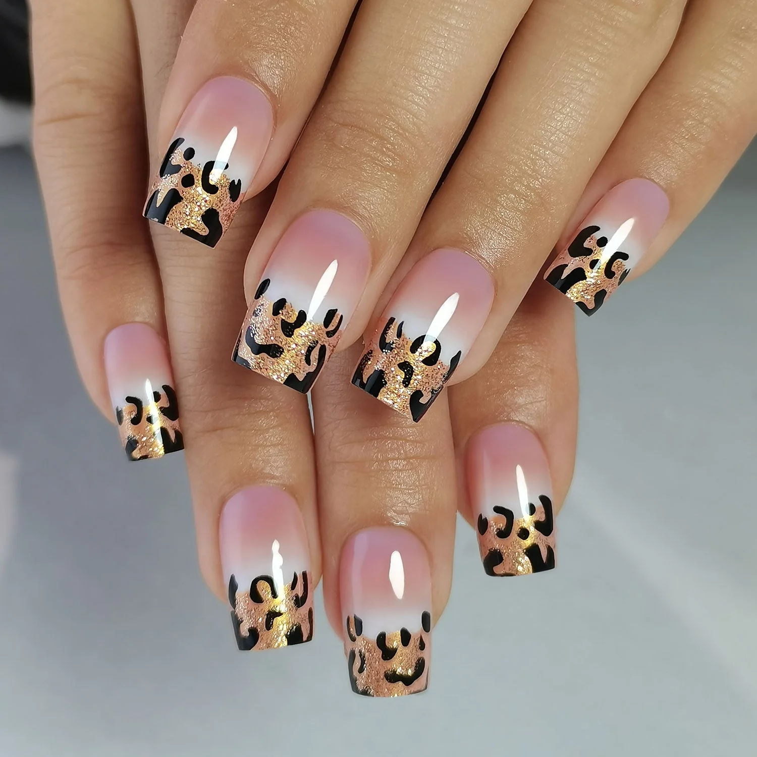 Elegant Leopard Print - Image 3