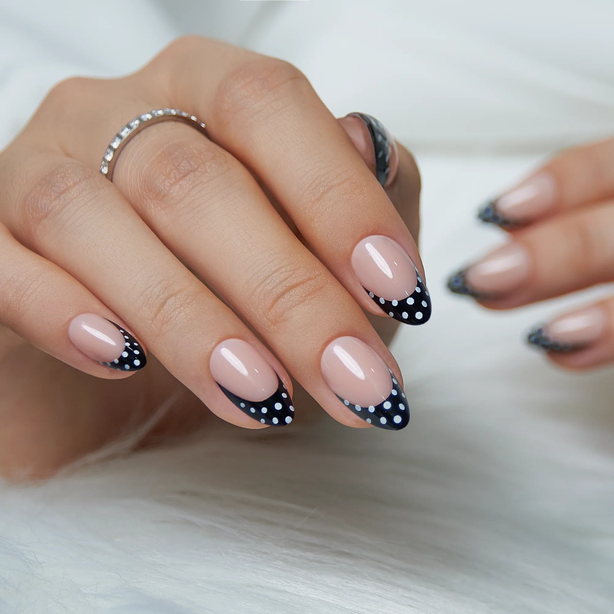 Dot Noir - Image 2