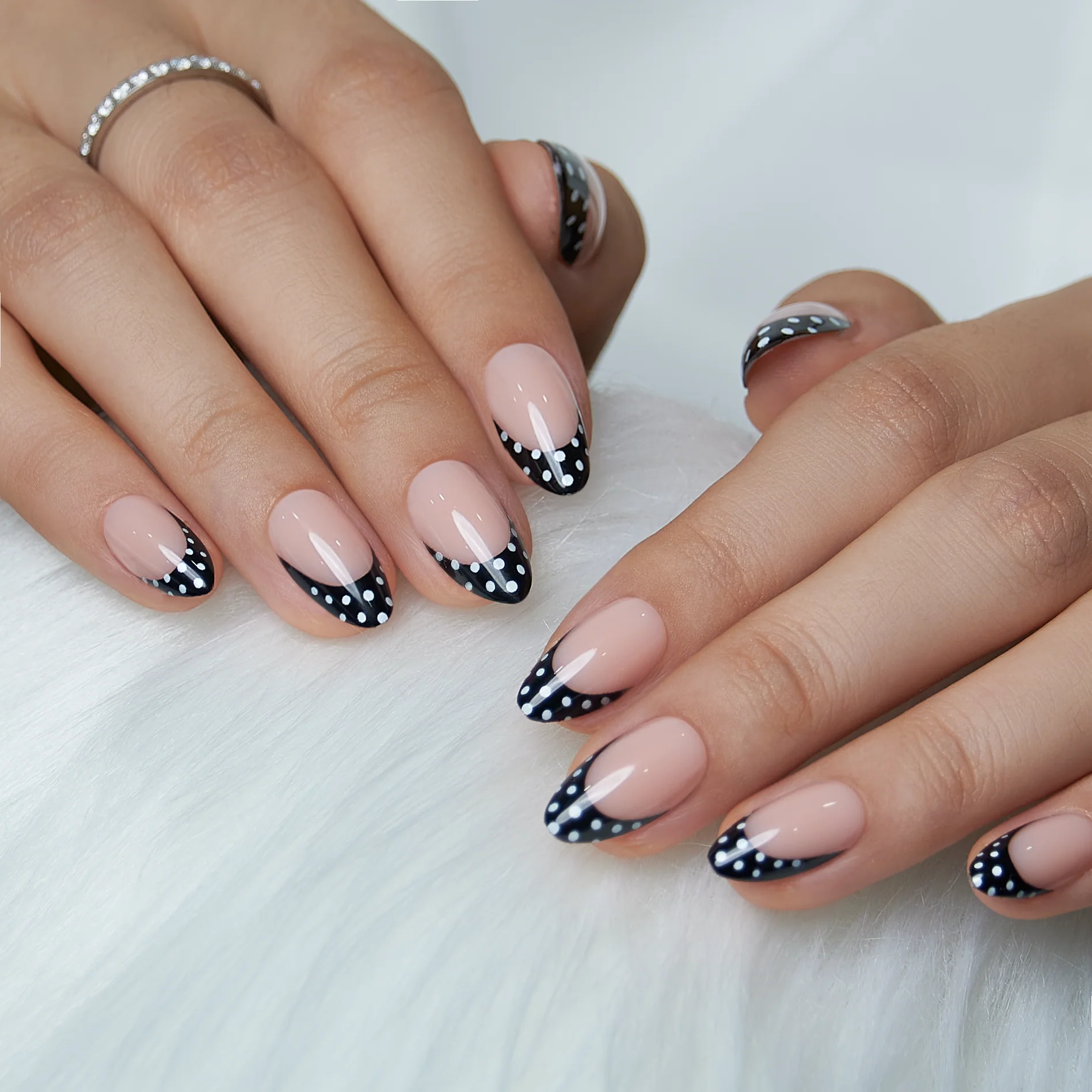 Dot Noir - Image 3