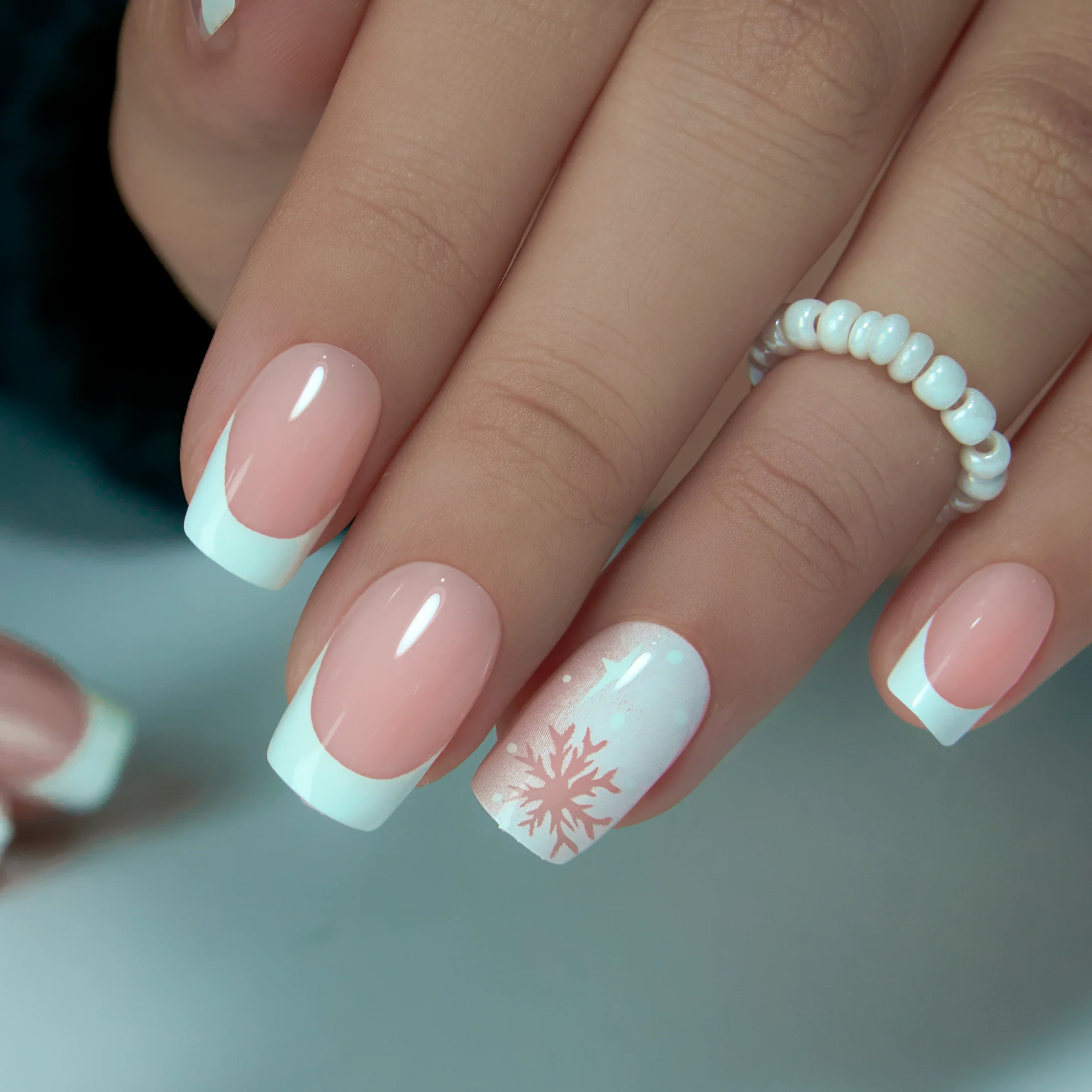 Snowy Grace - Image 2