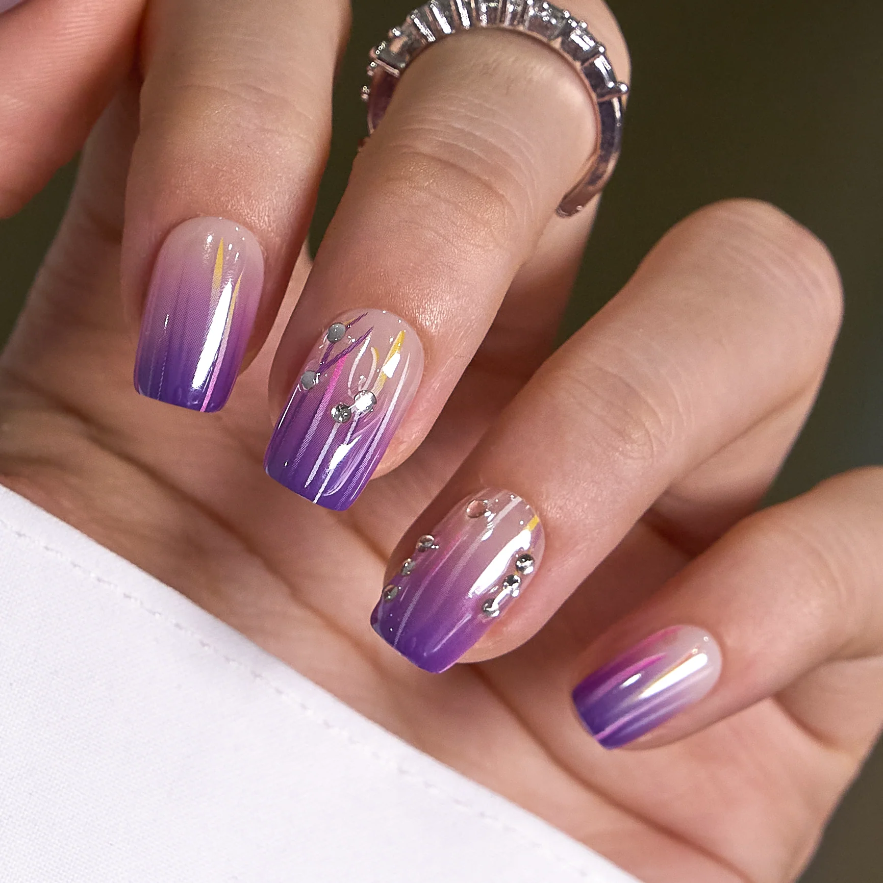 Designer’s Pick ·Aurora Shine - Image 2