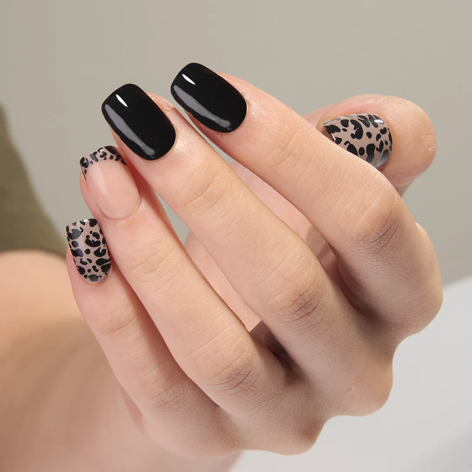 Wild Elegance Charm - Image 4