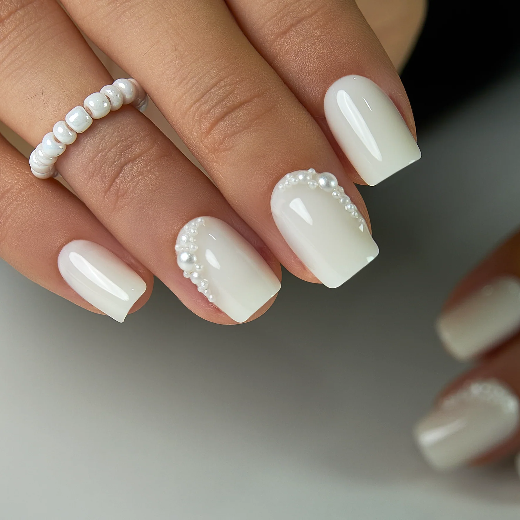 Pearl Drizzle Nails - Image 3