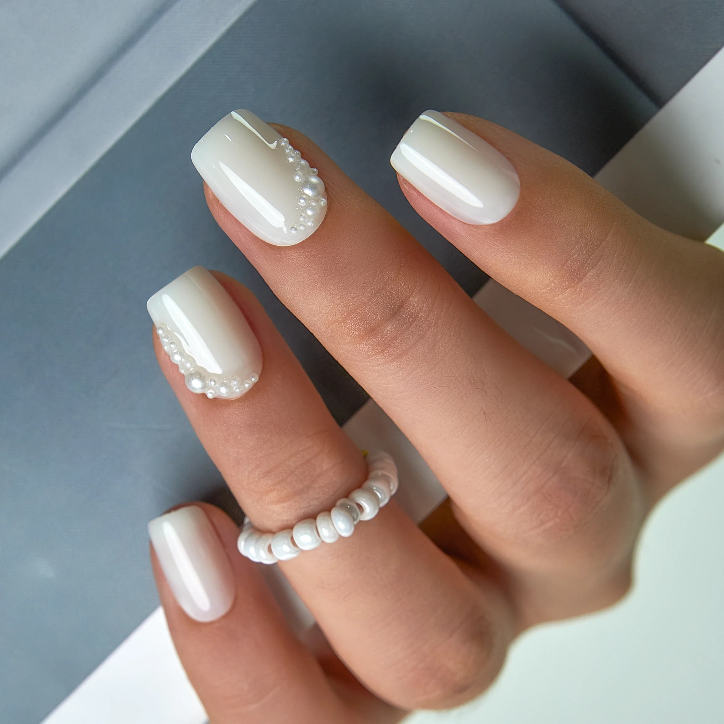 Pearl Drizzle Nails - Image 4