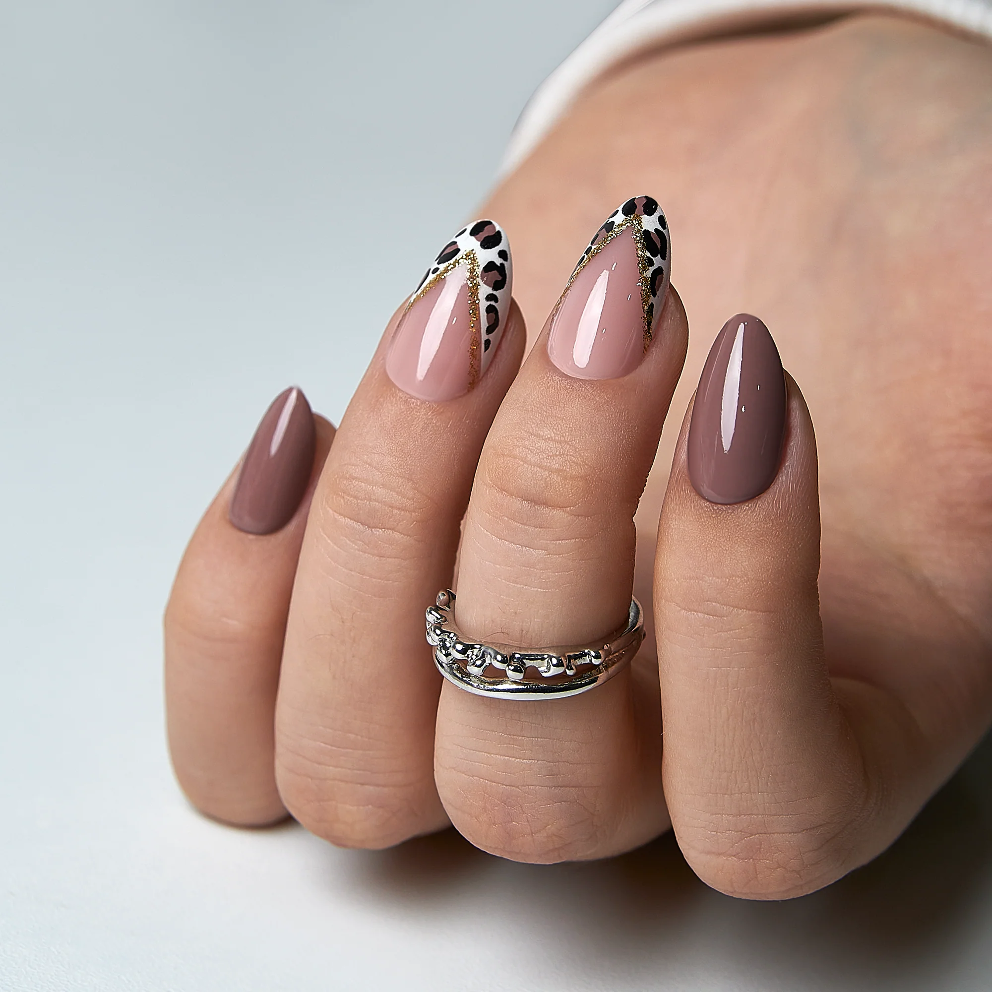Elegant Leopard Chevron - Image 3