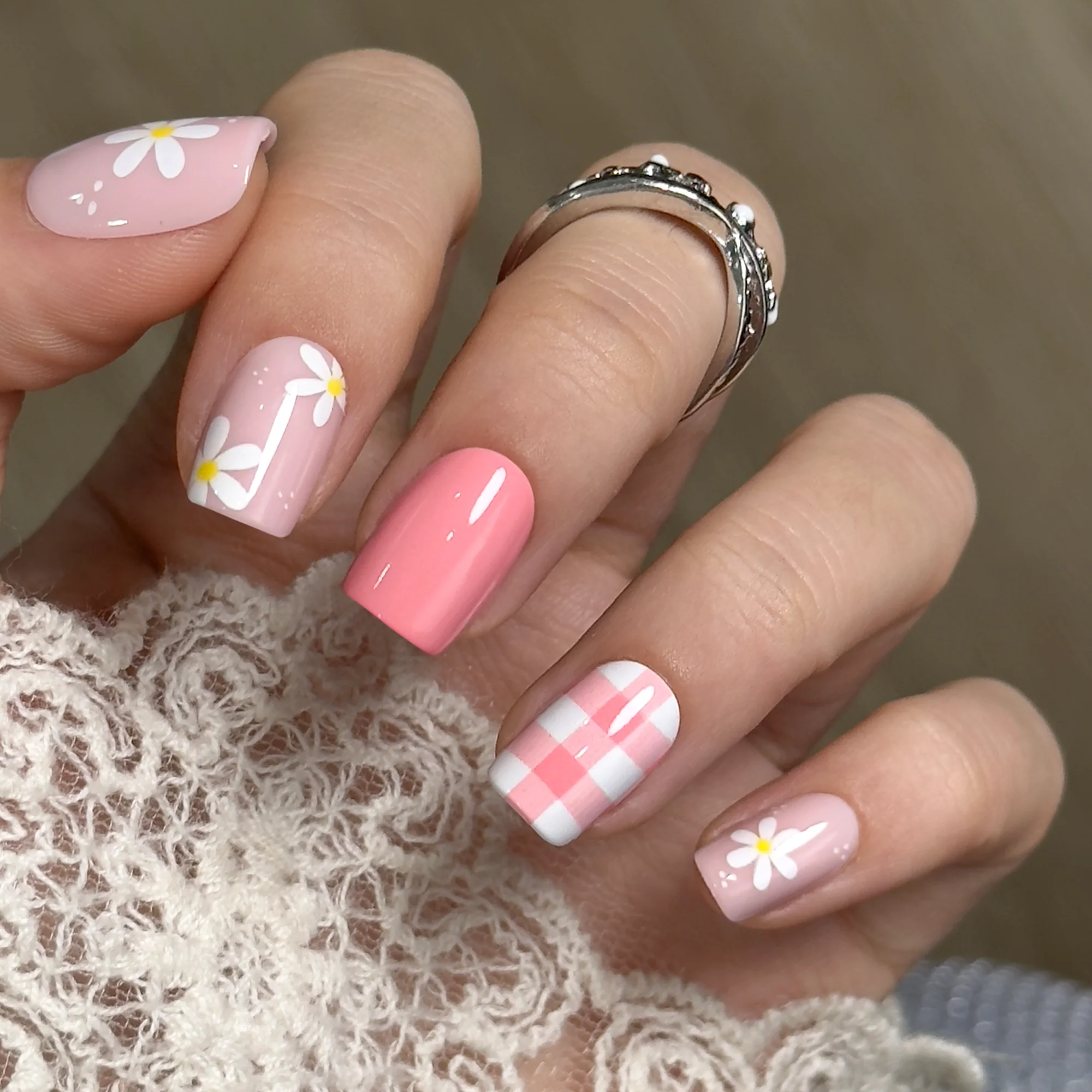 Daisy Picnic Love - Image 3