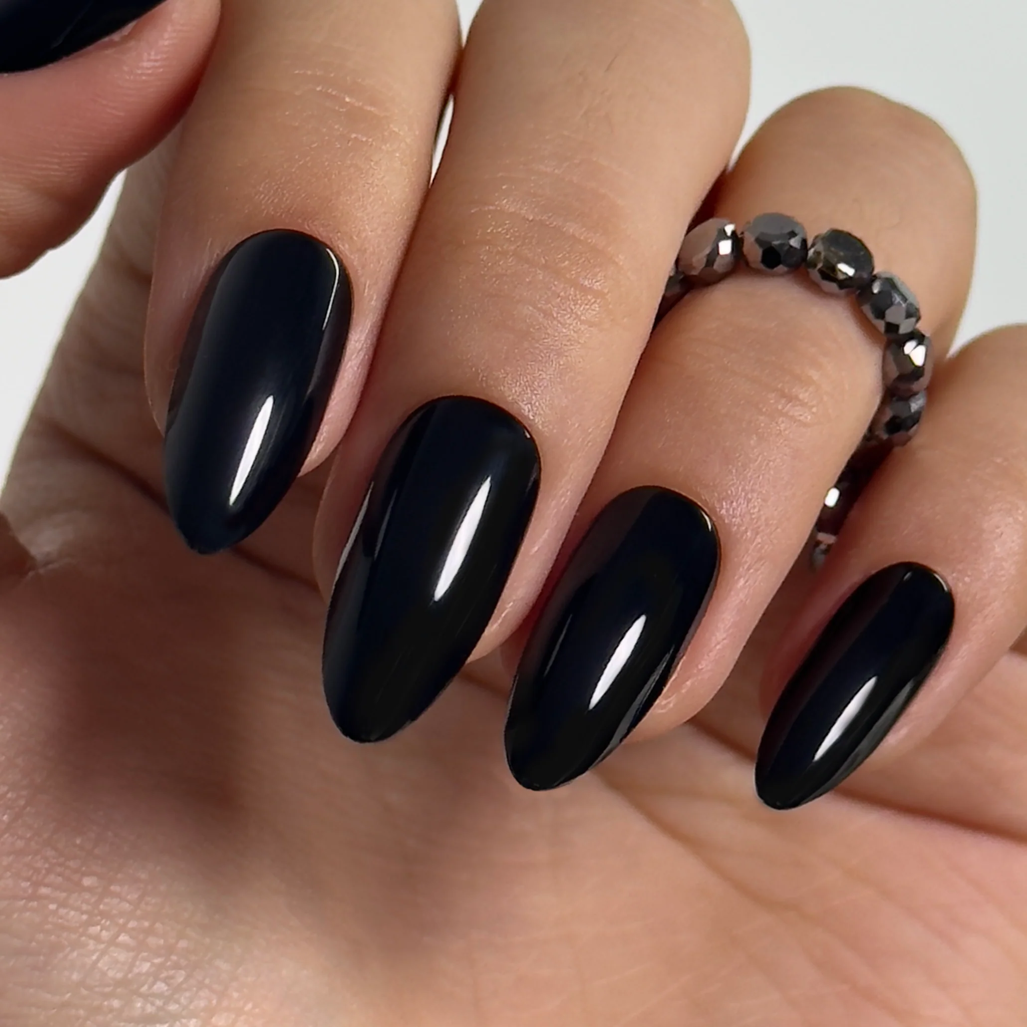Shadow Kiss Glow - Image 3